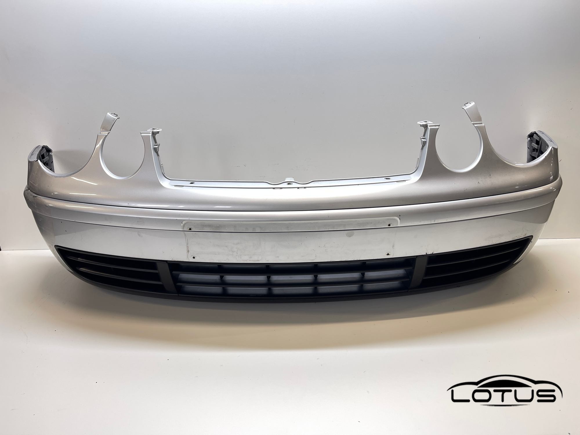 Prednji branik VW POLO 2001-2005