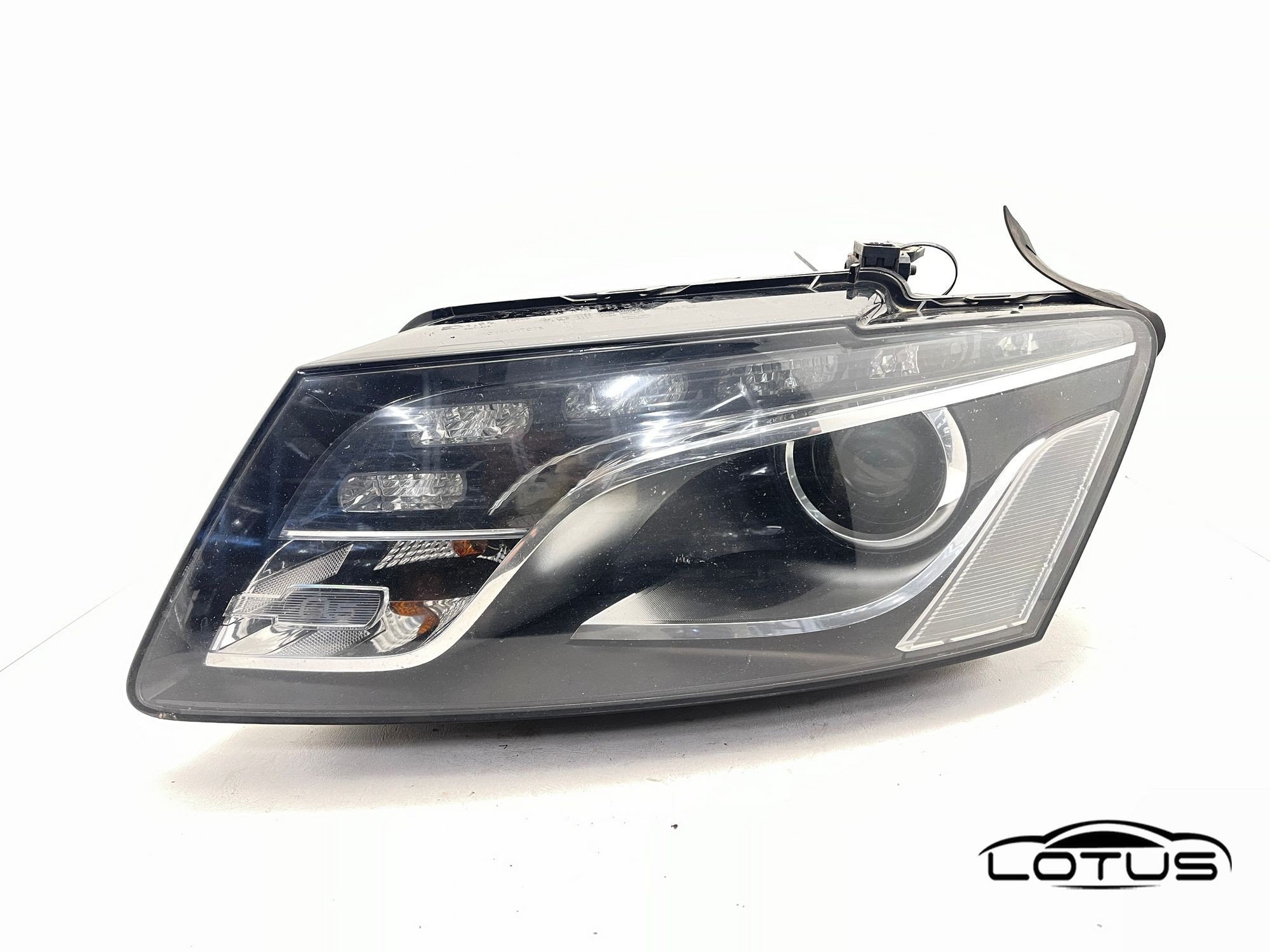 Lijevi far Audi Q5 8R 2009-2012 XENON