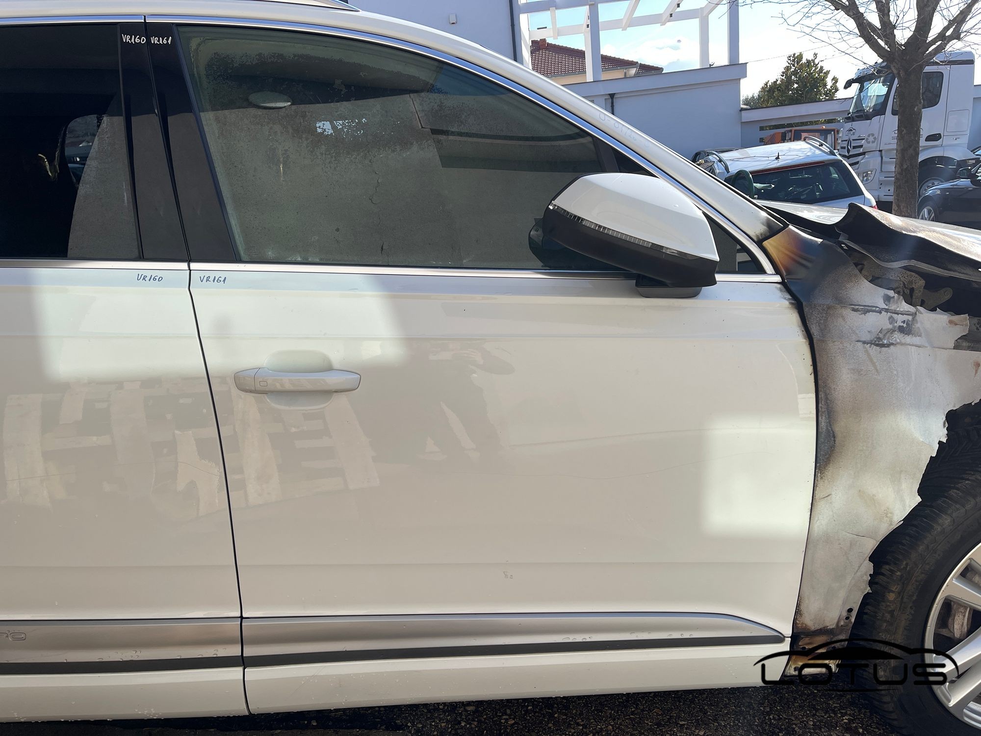 Prednja desna vrata Audi Q7 4M 2015-2019 LC9A