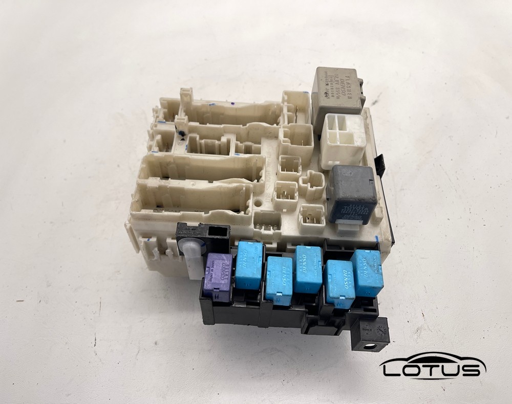 Kutija osigurača Toyota RAV4 82730-42020