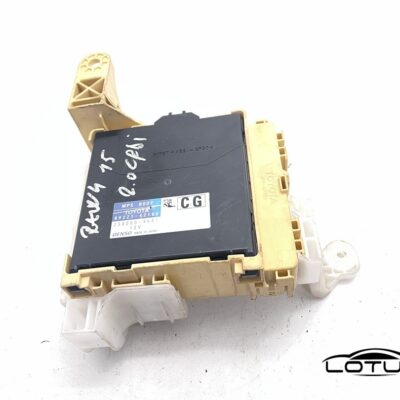 Kutija osigurača Toyota RAV4 82730 42770A
