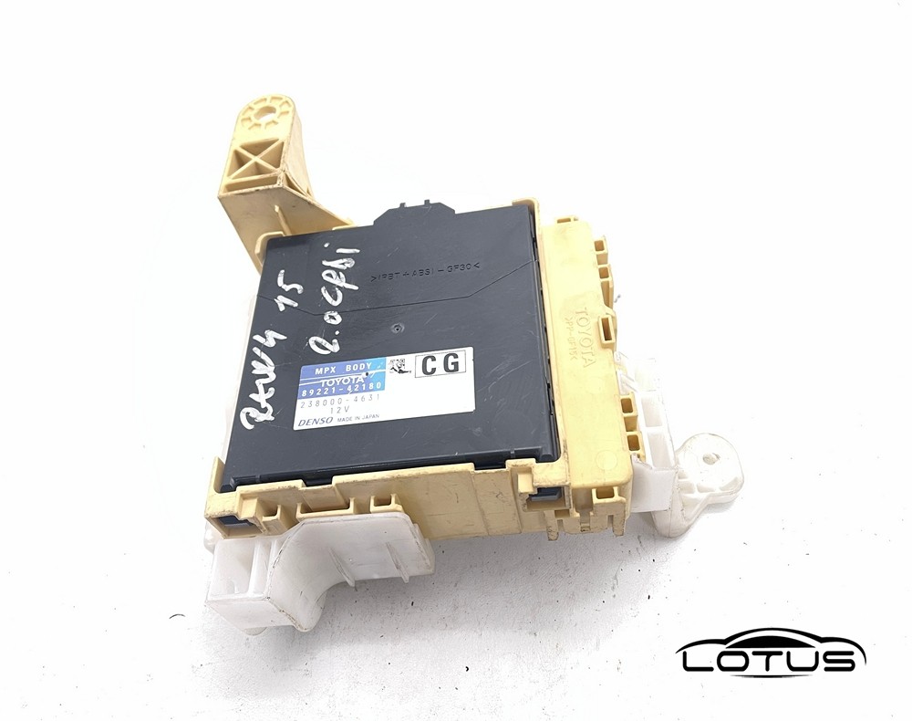 Kutija osigurača Toyota RAV4 82730 42770A