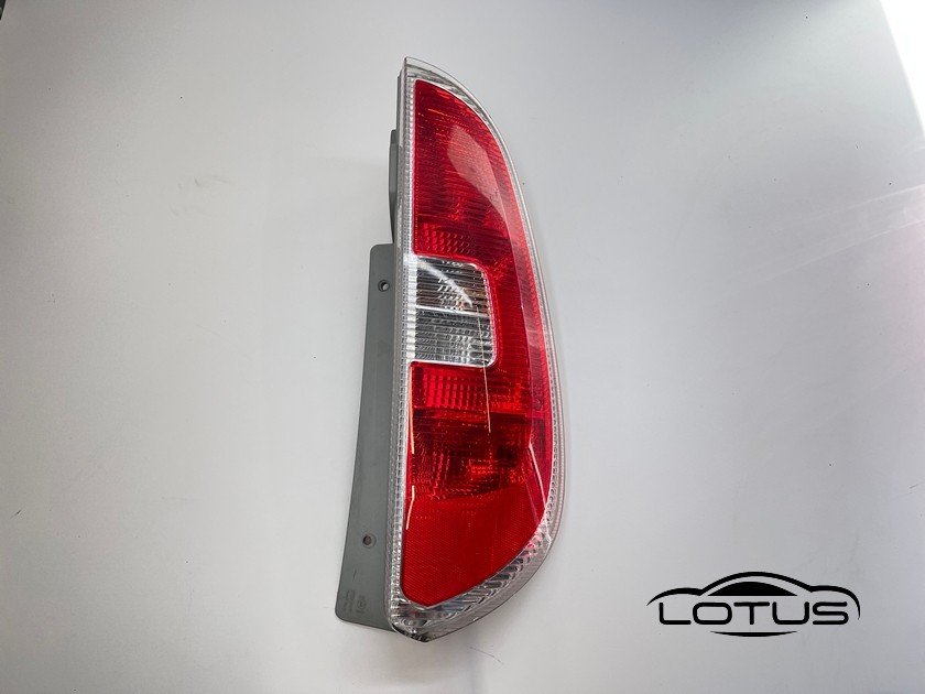 Desna štoplampa Skoda Roomster 2006-2015