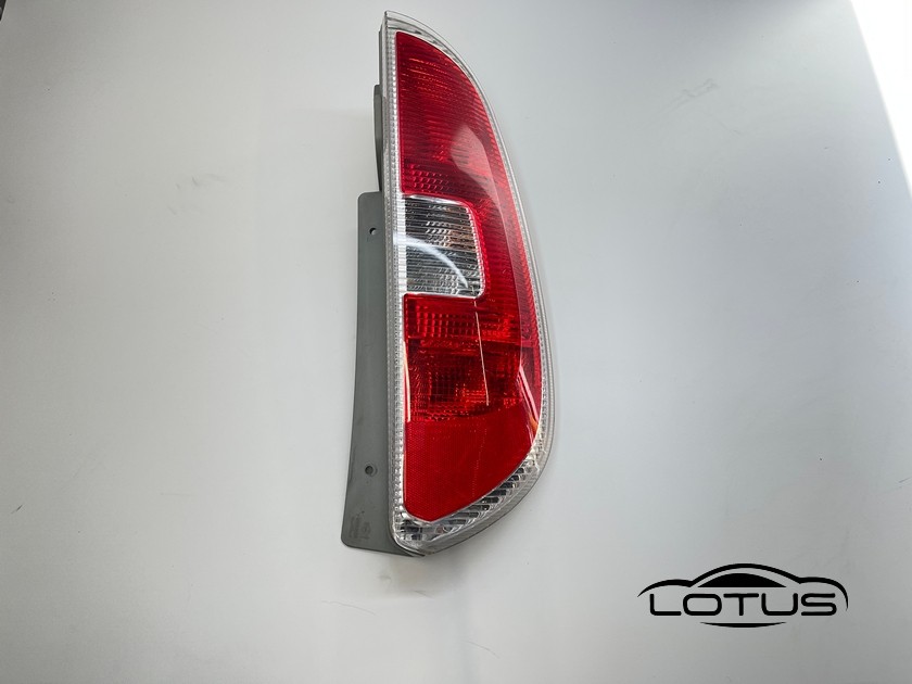 Desna štoplampa Skoda Roomster 2006-2015