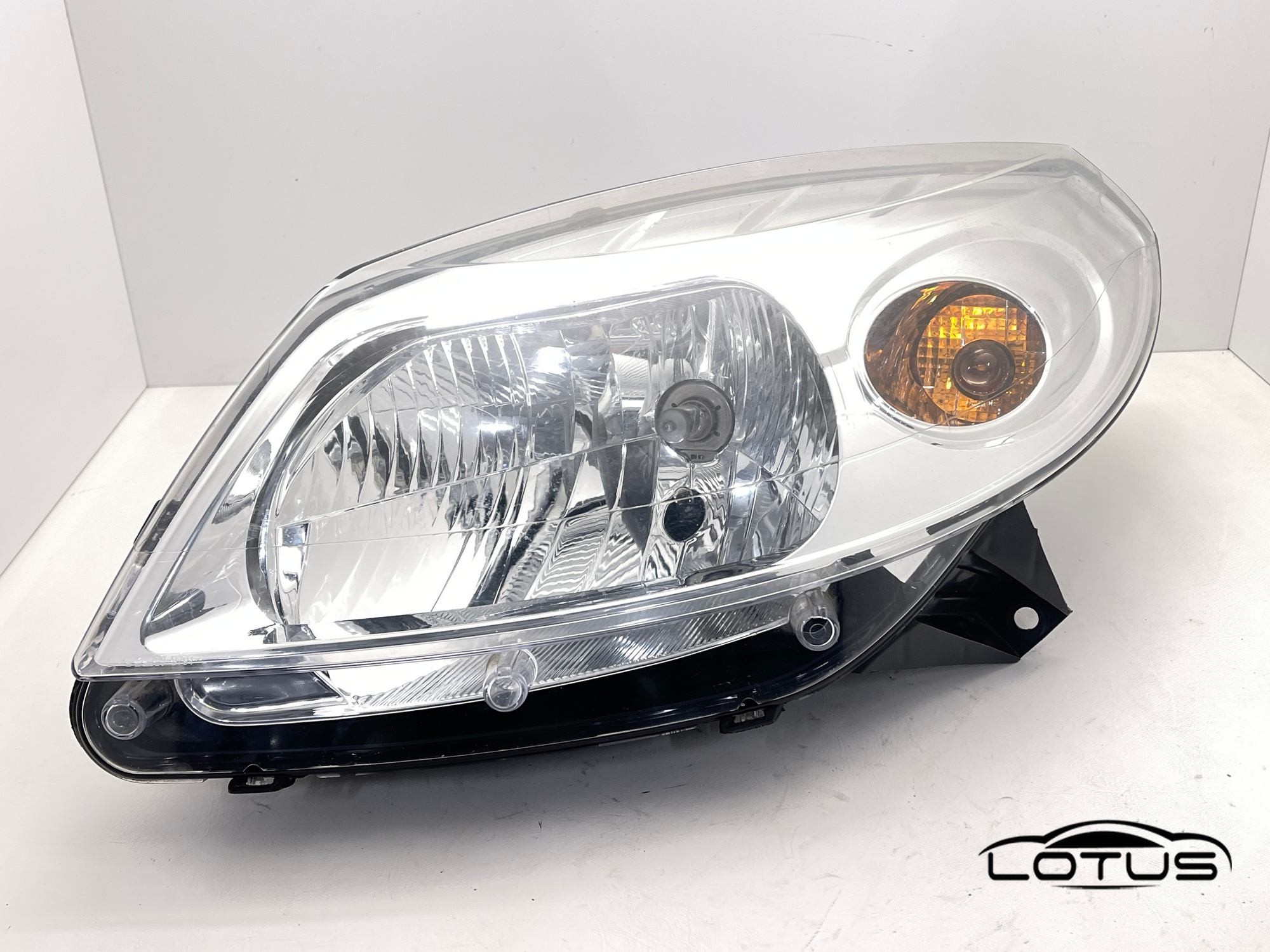 Lijevi far, farovi Dacia SANDERO 2008-2013