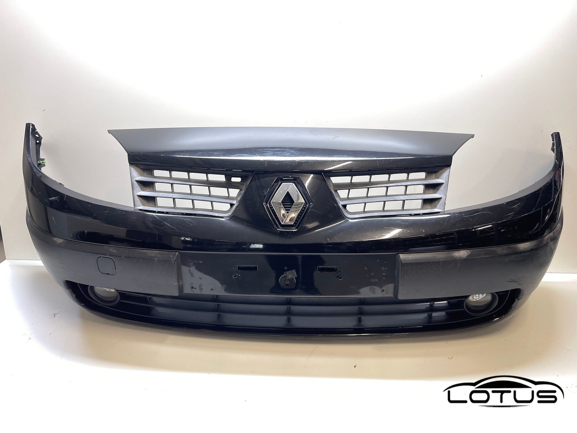 Prednji branik Renault SCENIC 2 2003-2009
