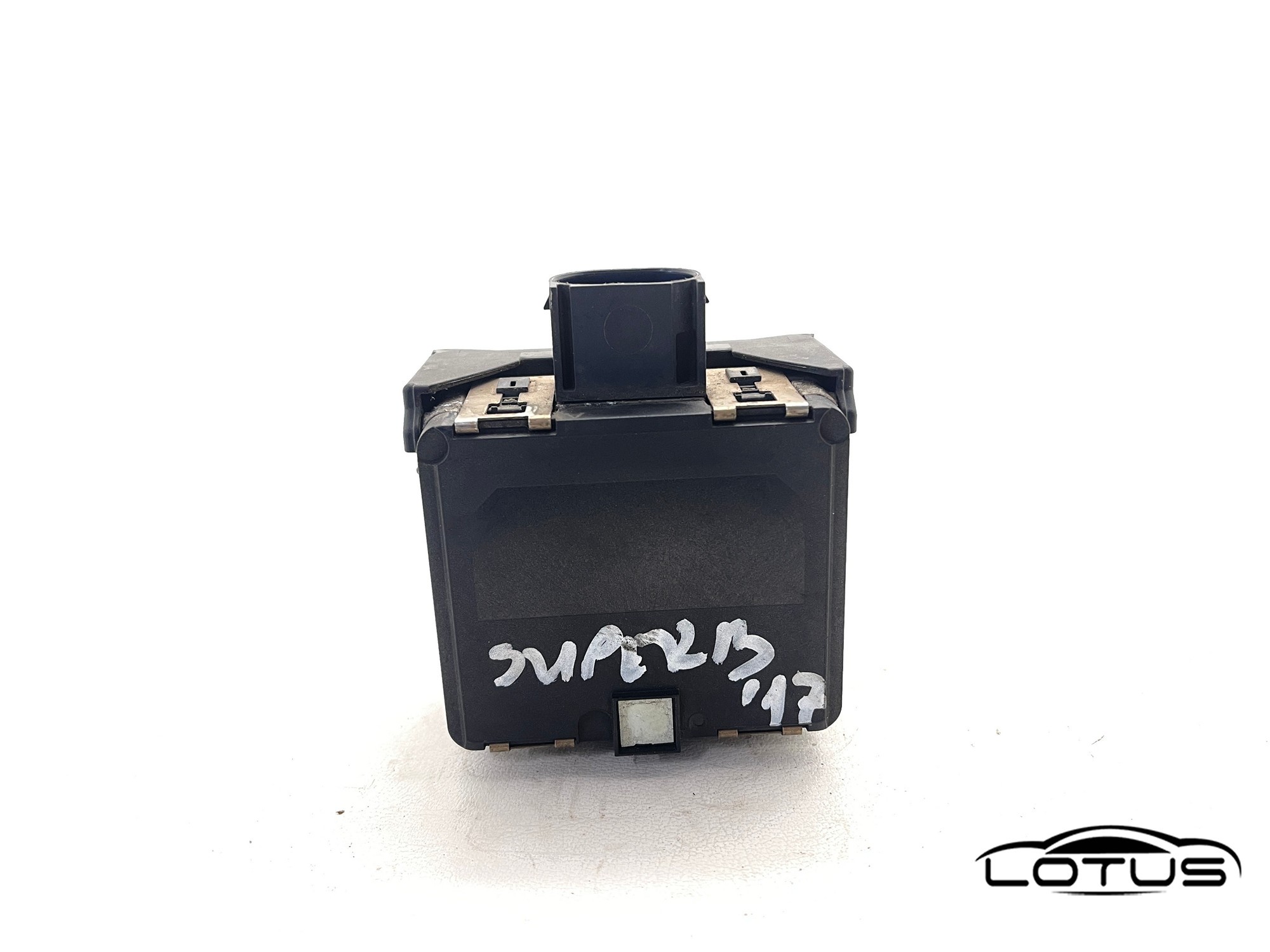 Radar senzor ACC VW SKODA SUPERB PASSAT 8 3Q0907561C