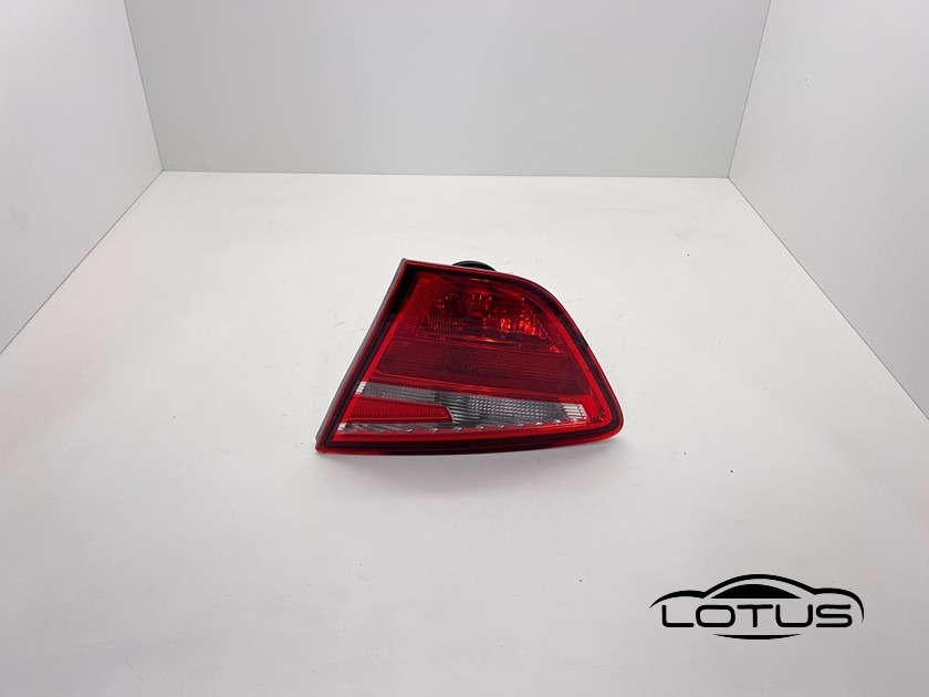 Desna štoplampa Seat TOLEDO 2012-
