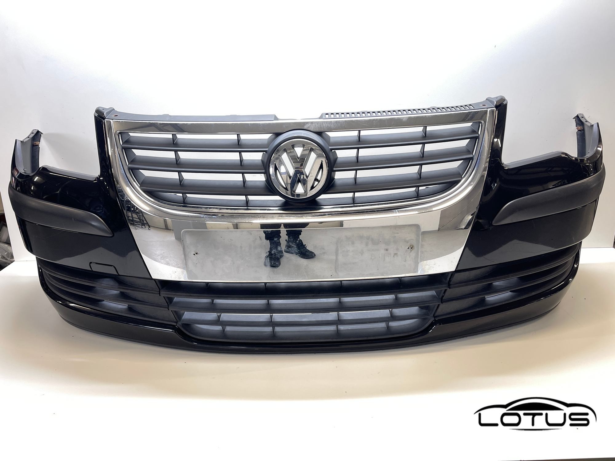 Prednji branik VW TOURAN 2006-2010