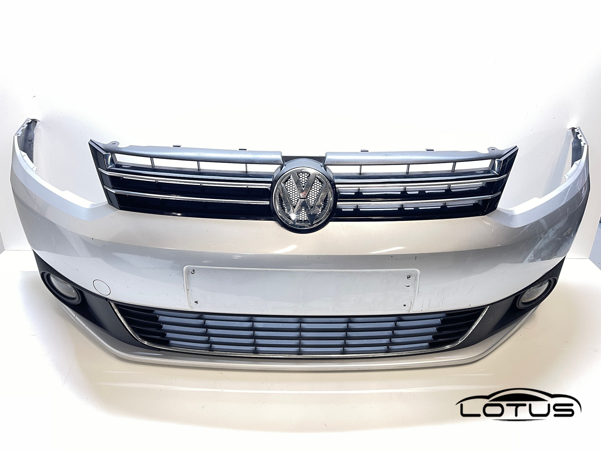 Prednji branik VW TOURAN 2010-2015