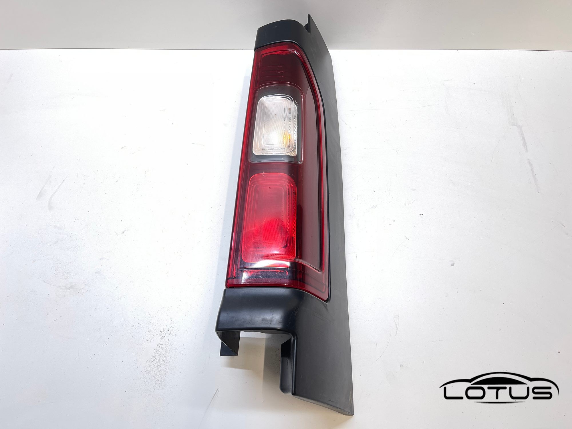 Desna štoplampa Renault TRAFIC 2014-