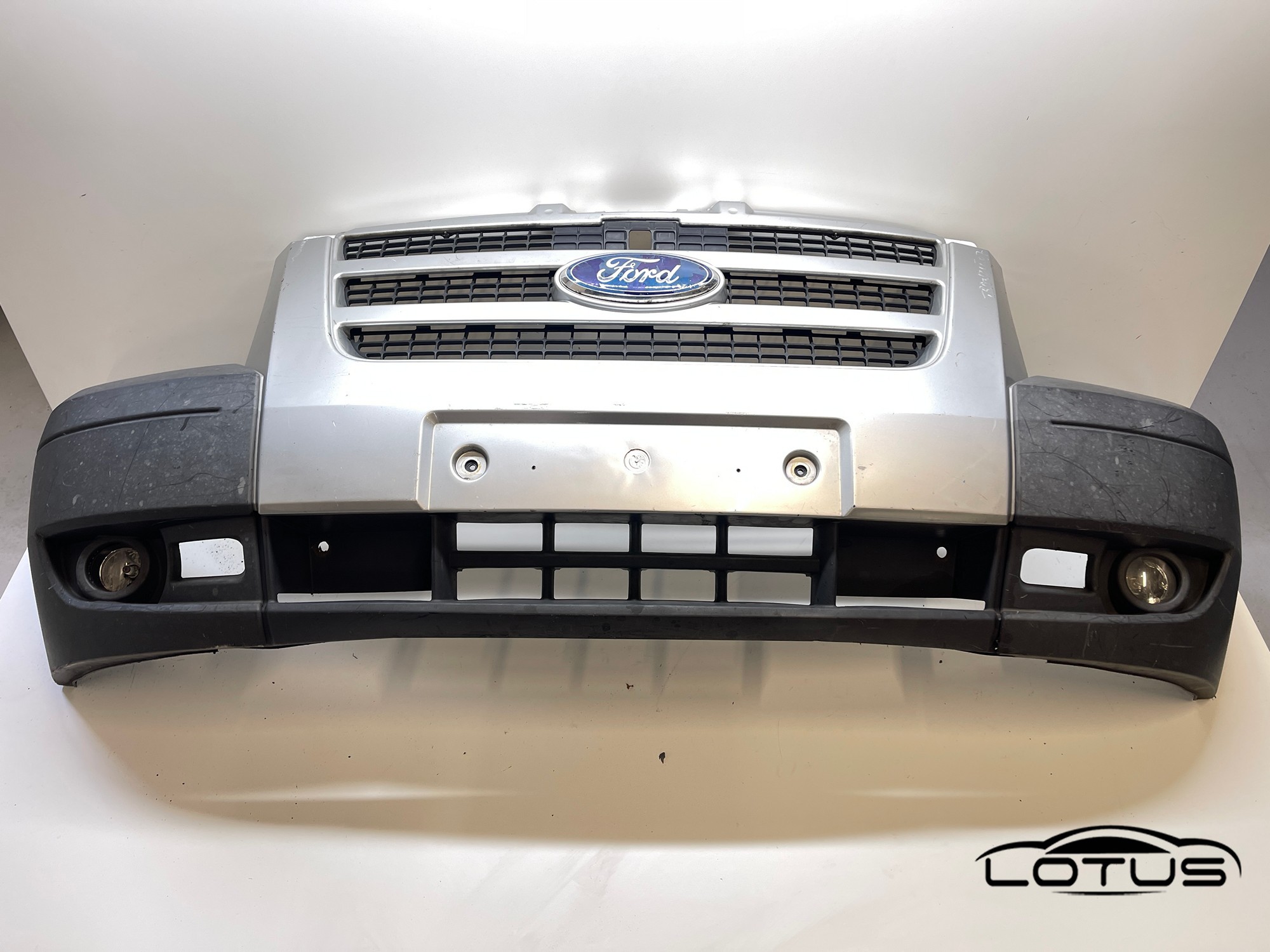 Prednji branik Ford TRANSIT 2006-2013