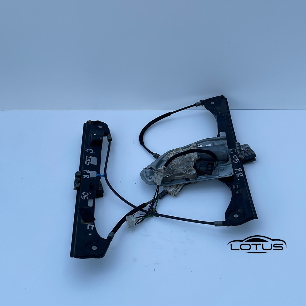 Prednji desni podizac stakla 4V Mercedes w203 2004-07