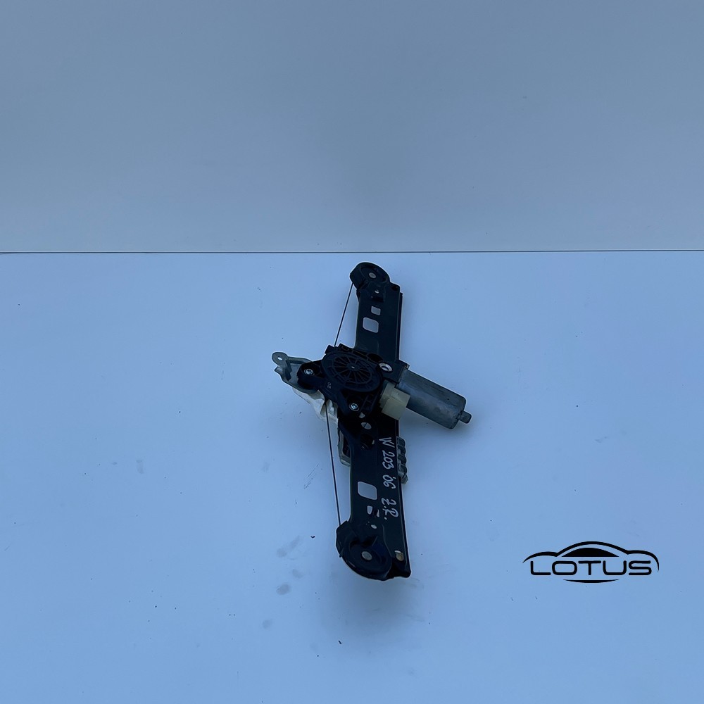 Zadnji desni podizac stakla 4V Mercedes w203 2004-07