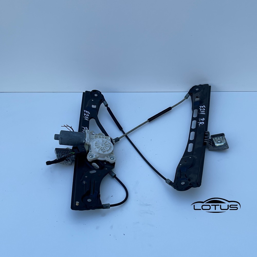 Prednji desni podizac stakla 4V Mercedes W211 2002-09