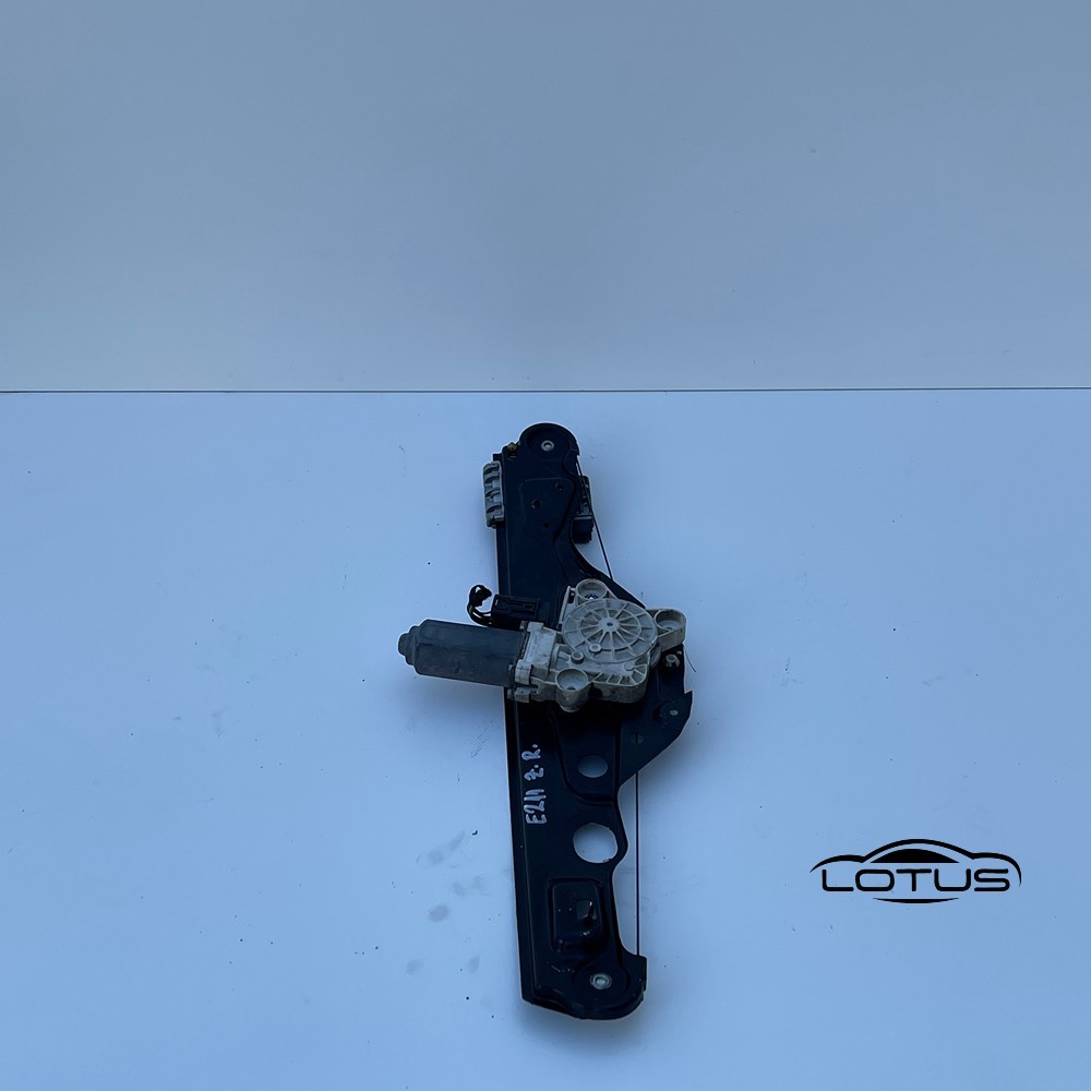 Zadnji desni podizac stakla 4V Mercedes W211 2002-09
