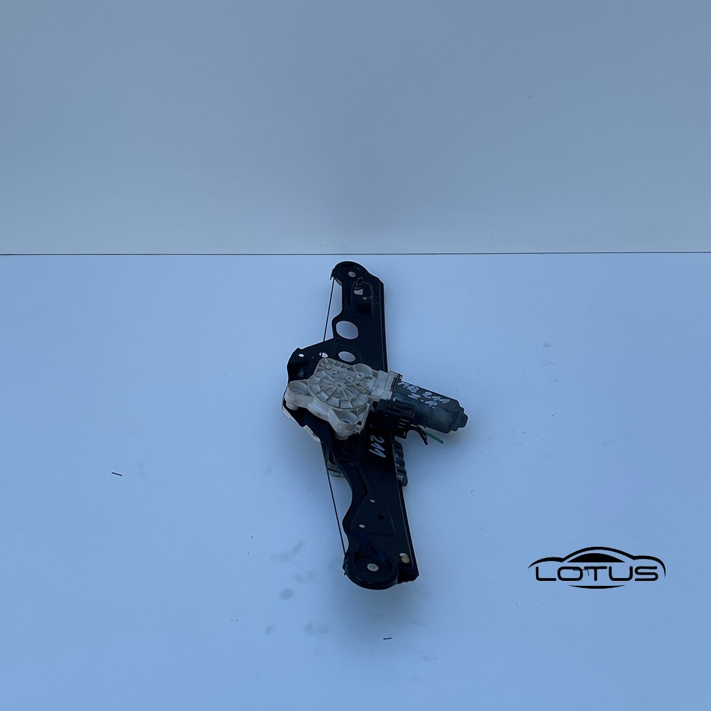 Zadnji desni podizac stakla 4V Mercedes W211 2002-09