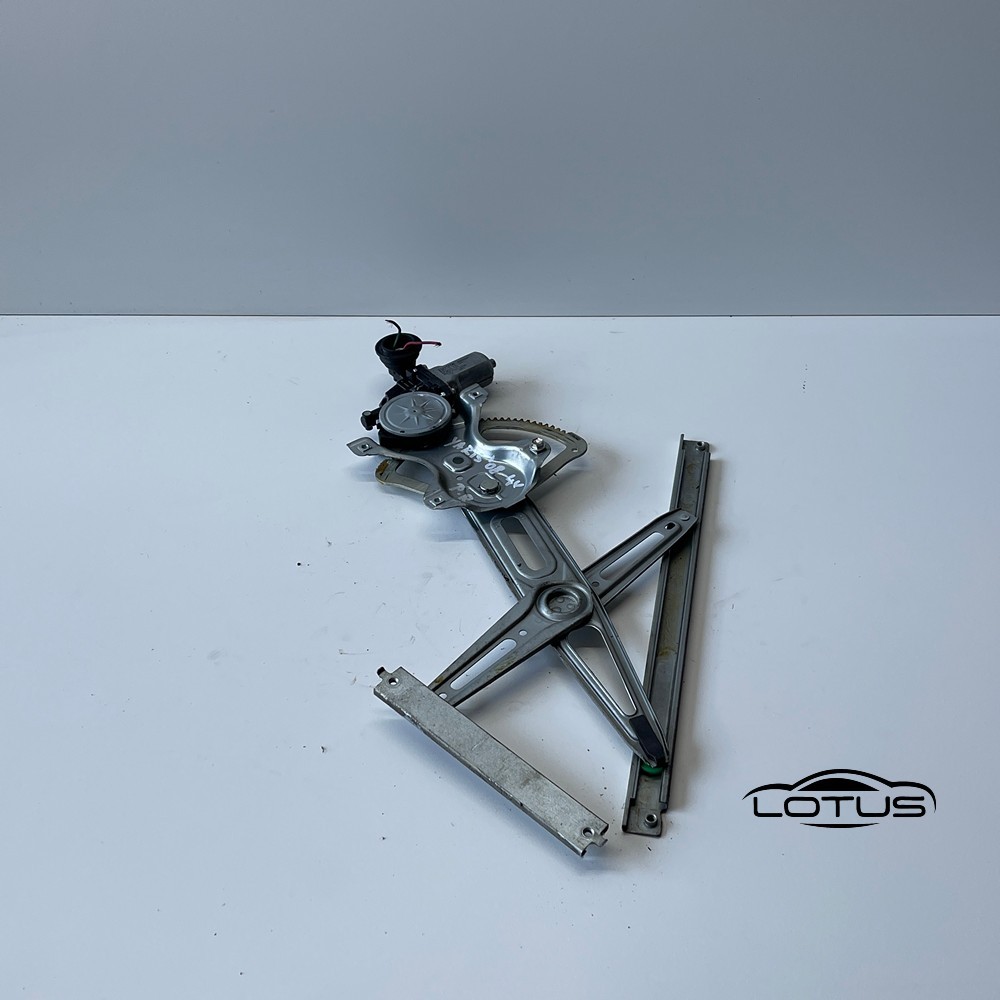 Prednji desni podizac stakla 4V Toyota Yaris 2005-09
