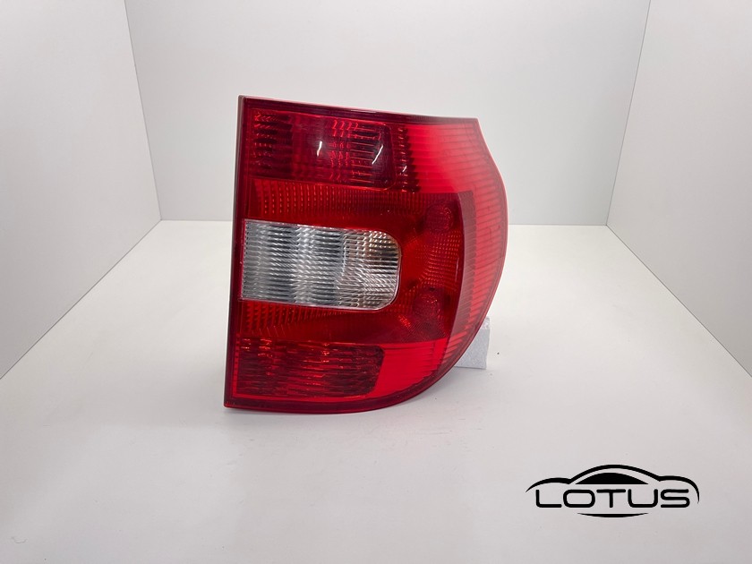 Desna štoplampa Skoda YETI 09-14