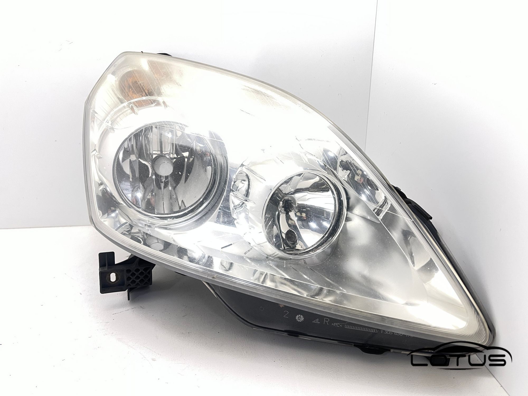 Desni far, farovi Opel ZAFIRA B 2004-2009